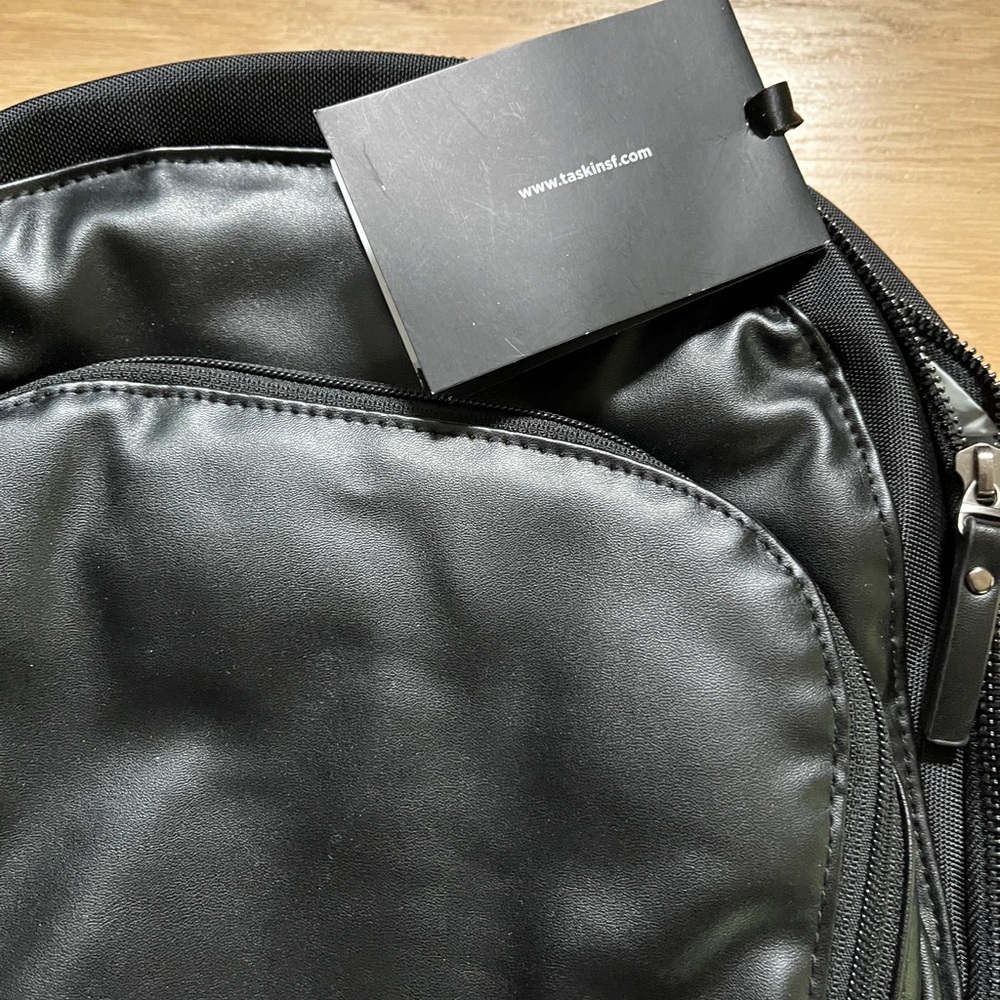 TaskinSF Black Minimalist Laptop Bag with Protective Lining NWT